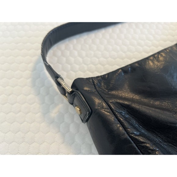 TORY BURCH Classic City Hobo Leather Shoulder Bag Slouchy Purse Brass Logo - Picture 9 of 16